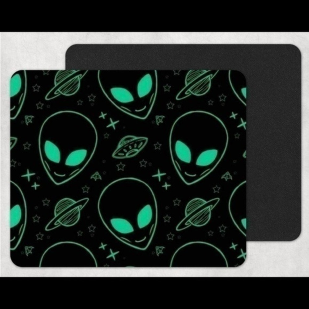 Black Alien Mouse Pad